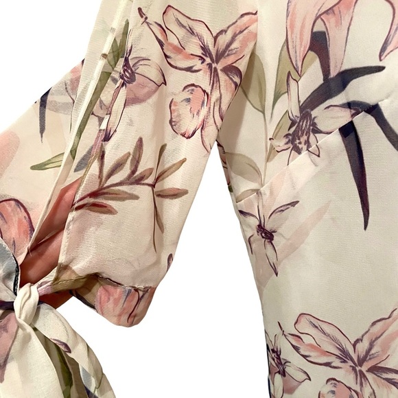 Truth & Fable White Floral Print Shift Dress with Sheer Tie Sleeves Size Small - Picture 6 of 9